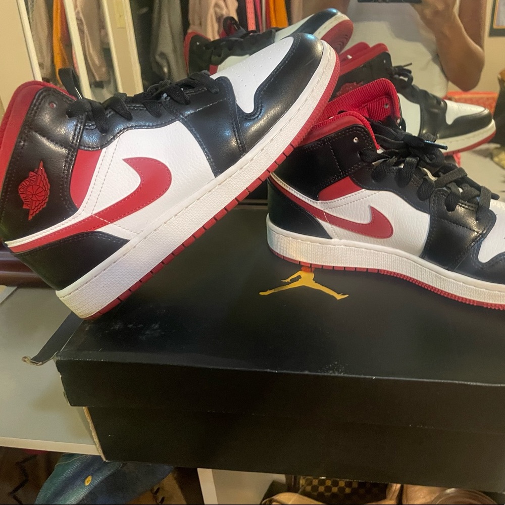 Nike Air Jordan 1 MID (GS) 7y